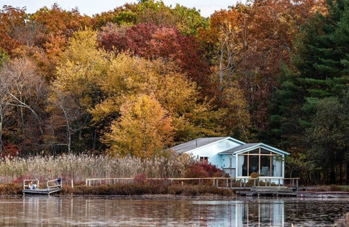 Circleville House | Airy Waterfront Escape with Dock & Grill!