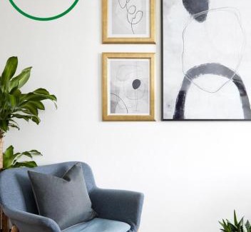 North Finchley Apartment | Aisiki Stays Apartments at North Finchley, 3-Bedroom & 2-Bathroom, Pet-Friendly Flat, King or Twin Beds with Free Wi-Fi