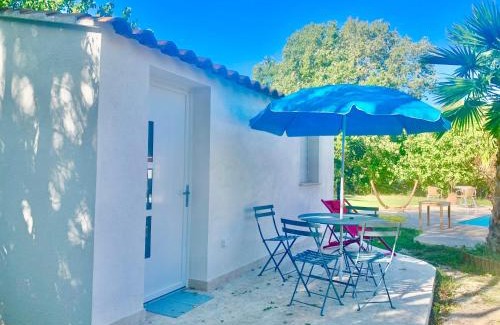 Simiane-Collongue Apartment | Aix-Marseille superbe T2 avec jardin, piscine et parking