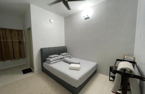 Kampung Ulu Sepetang House | Aizu Homestay - Malay Only