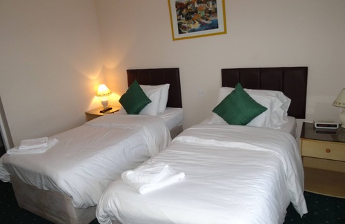 Slough Bed & Breakfast | AJ Lodge