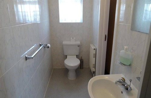 Slough Bed & Breakfast | AJ Lodge