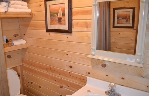Bergland Cabin | AJ's Lodge and Oven