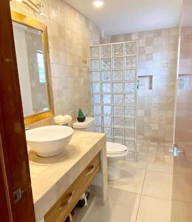 San Antonio Tlayacapan House | Ajijic 2 Bedroom Home -Walk to Everything-Bikes -Patio -Pickleball Court-Gym