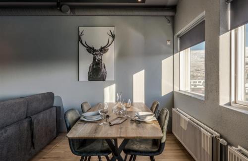 Oddeyrin Apartment | AK Rentals, with hot tubs