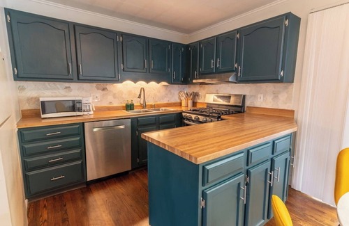 Maryland Heights House | AK's STL Pearl Grey House - Game Room