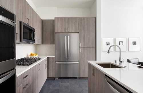 Beverly Hills Apartment | AKA Residences Premium Duplex Townhouse w/Private Entrance, Kitchen, & WiFi