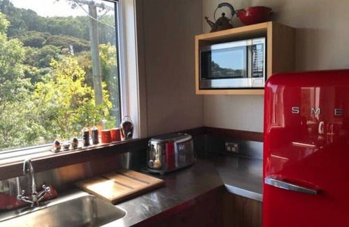 Akaroa House | Akaroa Sunshine Views and Spa Pool !
