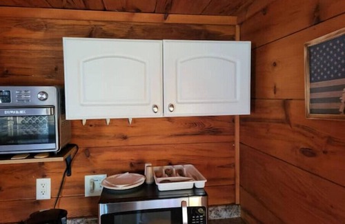 Errol Cabin | AKERS POND INN & CABINSn820 COLEBROOK ROADnERROL NH 03579n 603.482.3471