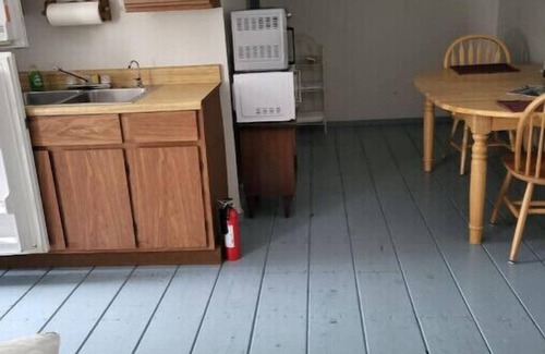 Errol Cabin | AKERS POND INN & CABINSn820 COLEBROOK ROADnERROL NH 03579n 603.482.3471