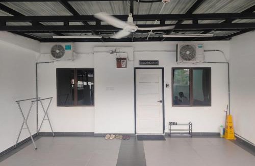Pelabuhan Klang House | Akiera Homestay #MELAYU ONLY