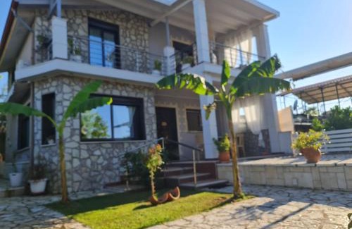 Nea Mesagkala House | Akis house