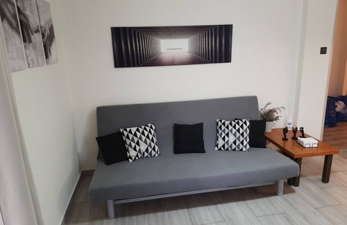 Ioannina Apartment | AkisPlace. n3 bedroom apt fully rennovated, cozy and comfortable place to stay.