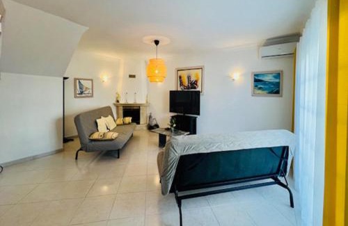 Urbanizacao dos Calicos House | Akivillas Albufeira Relax