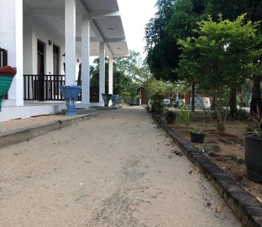 Pottuvil Hotel | AKM Resort Whisky Point
