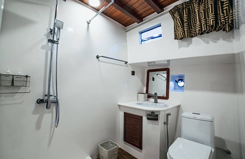 Dhidhoofinolhu Island Hotel | Akoya Pearl