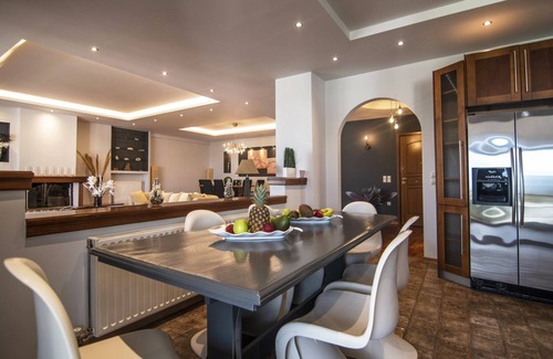 Egira Apartment | Akrata's Elegant Luxury Suite
