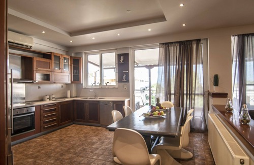 Egira Apartment | Akrata's Elegant Luxury Suite