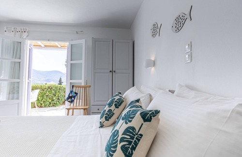 Krotiri Hotel | Akrotiri Hotel