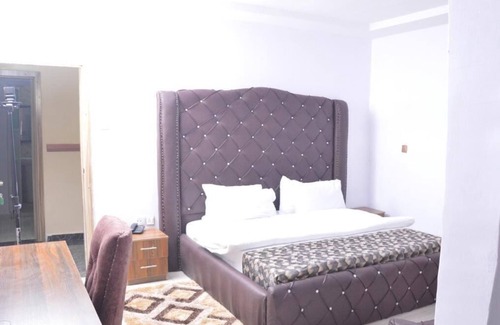 Oba Ile Hotel | Akure Airport Hotel