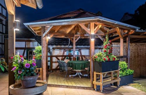 Metternich Hotel | AKZENT Land-Hotel Zum Schwan, Garni WEILERSWIST-METTERNICH, 3 E-LADESTATIONEN, Nähe PHANTASIALAND, PALMENPARADIES Euskirchen