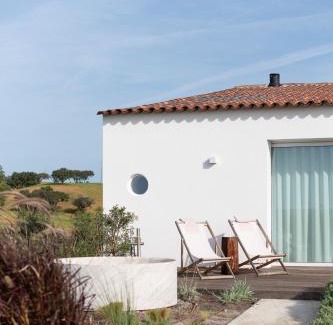 Santa Susana House | Alàpega, Live Slow