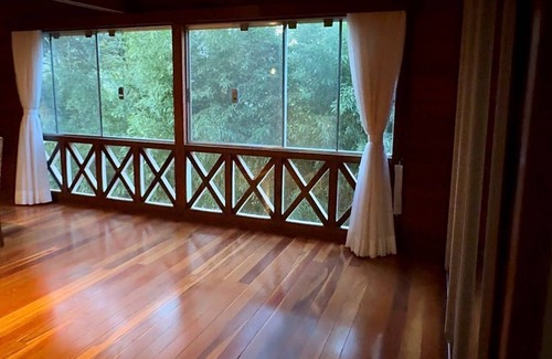 Belo Horizonte Ski Chalet | Alpine Forest Chalet