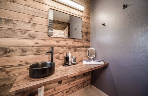 Prescott House | Al Capone-Inspired Hideaway