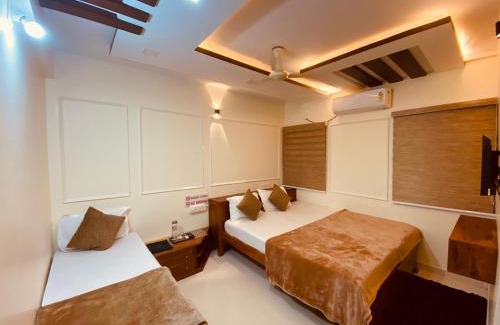 Bhatkal Apartment | AL-MANAL 306 Premium Room Triple Bed