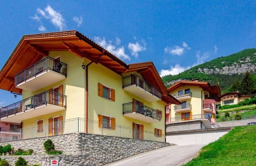 Bozzana Apartment | Al Pescatore by Interhome