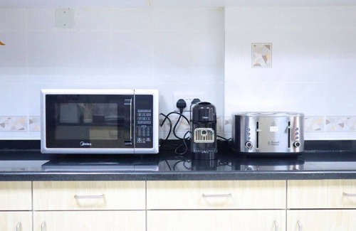 Abu Dhabi City Center Apartment | Al Raha Luxe: Your 3BR Retreat on Corniche
