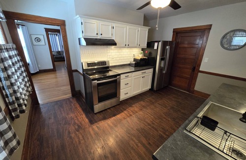 Hartford Apartment | Al's 2-bedroom apartment in Hartford