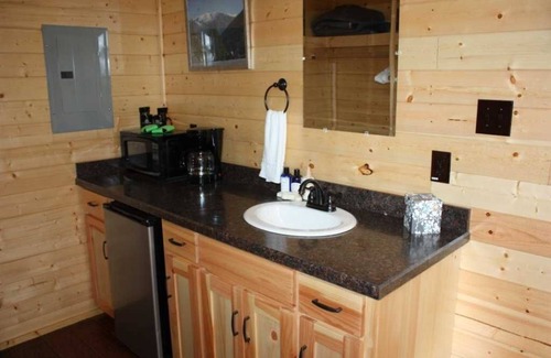 Pipe Creek Cabin | Al's Hideaway Bulli Cabin
