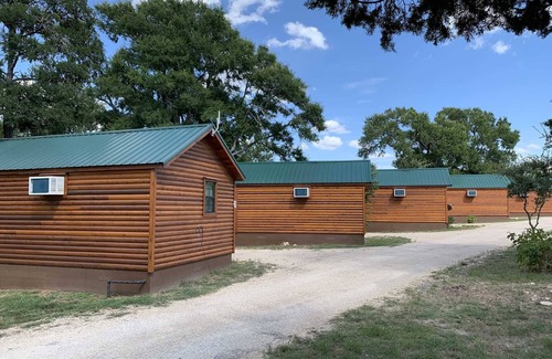 Pipe Creek Cabin | Al's Hideaway Bulli Cabin