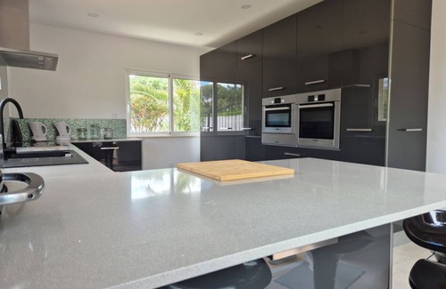Vilamoura Villa | AL21329 sleeps 12/14. large 6 bed villa full air con close Vilamoura marina.