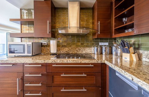 Ala Moana Hotel | Ala Moana Hotelcondo by Luana Vacation Rental