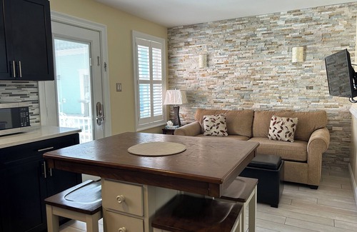 Wildwood Hotel | Ala Moana Motel