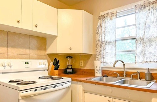 Normal House | Alabama Alcove Summar