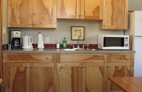 Rossland Cabin | Aladar's Cabin is 2 Minutes Drive to Red Resort