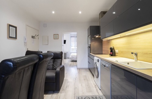 Vittel Apartment | Alain Delon : Charming one bedroom apartment in the city center (with parking and terrace)