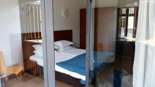 Gaviao Hotel | Alamal River Club
