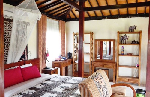 Sleman House | Alamanda Family Villas & Pool