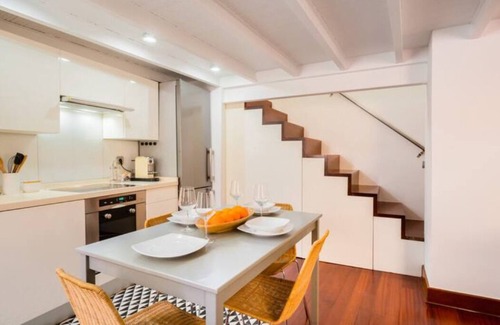 San Gil Apartment | Alameda Stylish Loft Duplex