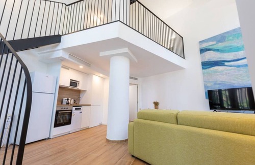 Penya-roja Apartment | Alameda suites loft 4