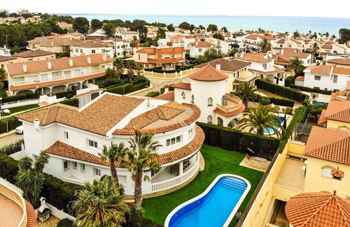 Miami Platja Villa | ALAMO Gran villa piscina privada y WiFi gratis