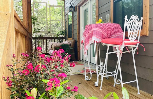 Fredericksburg Cottage | Alamo Springs Country Cottages in Fredericksburg Texas. Cottage #1 Adaline