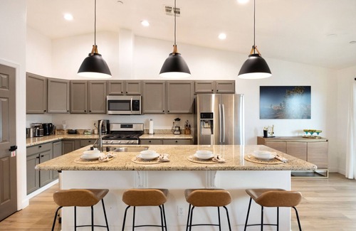 Joshua Tree House | π΅π Alana House - Pool, Hot Tub, BBQ, Fire Pit + Walk to Hikes! ππ΅
