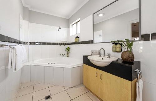West Mackay Hotel | Alara Motor Inn