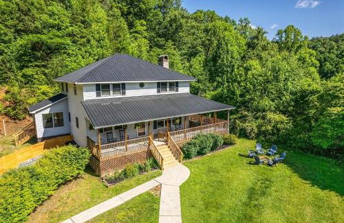 Bryson City House | Alarka Creek Farmhouse