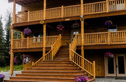 Palmer Bed & Breakfast | Alaska Knotty Pine B&B